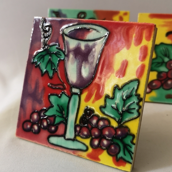 Set of Four Ceramic Pottery Tiles, Wine & Grape Motif, Vibrant, Hanging or Stand - Picture 7 of 9